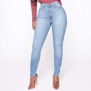 Fashion Nova - Classic high waist skinny Jean